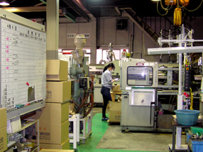 インジェクション成形によるプラスチック（樹脂）加工が得意な神奈川県川崎市の星野工業金型倉庫
